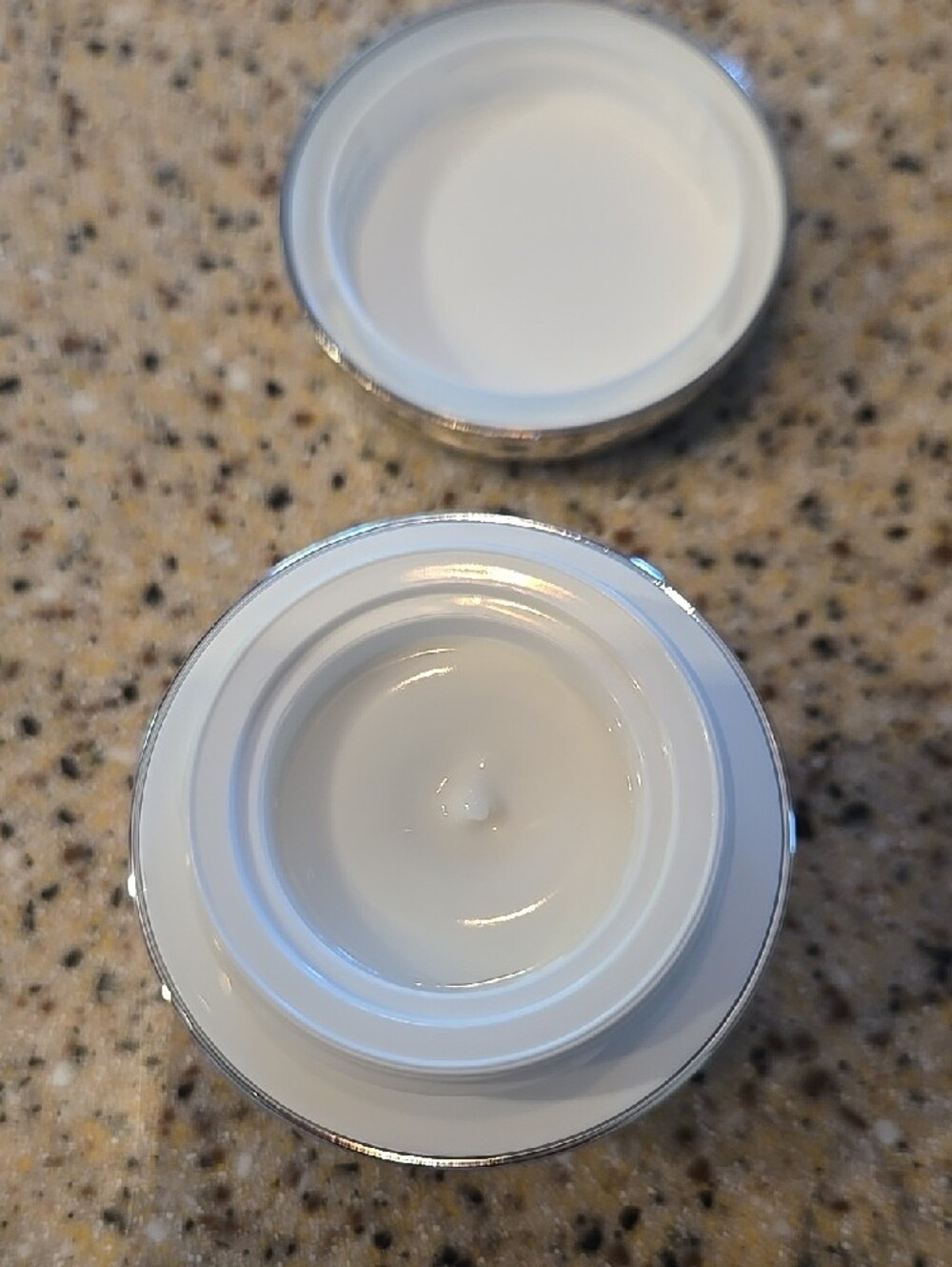 Lancome Rénergie H.P.N. 300-Peptide Cream - .5 Fl Oz - Picture 2 of 3